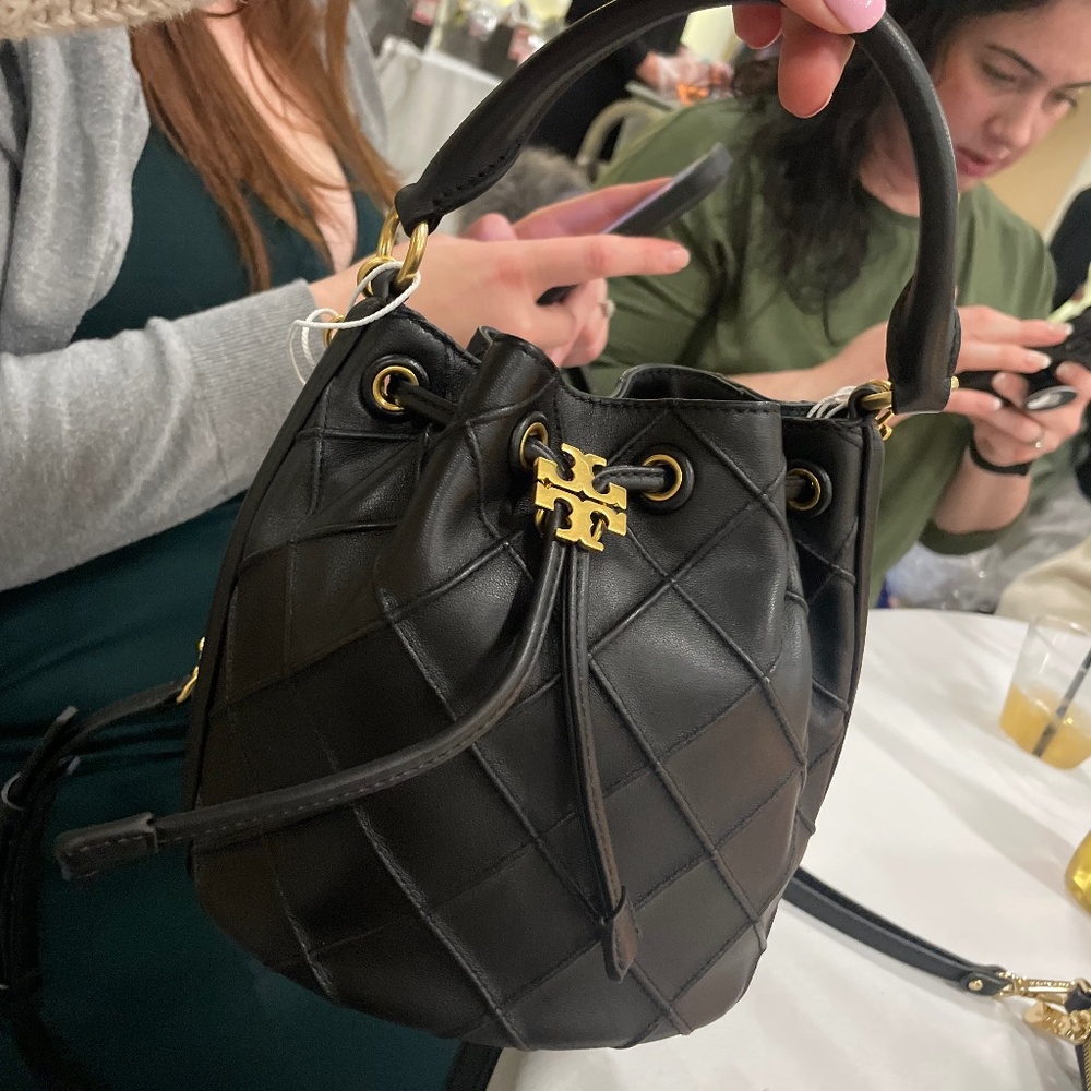 TORY BURCH SMALL FLEMING SOFT BUCKET BAG